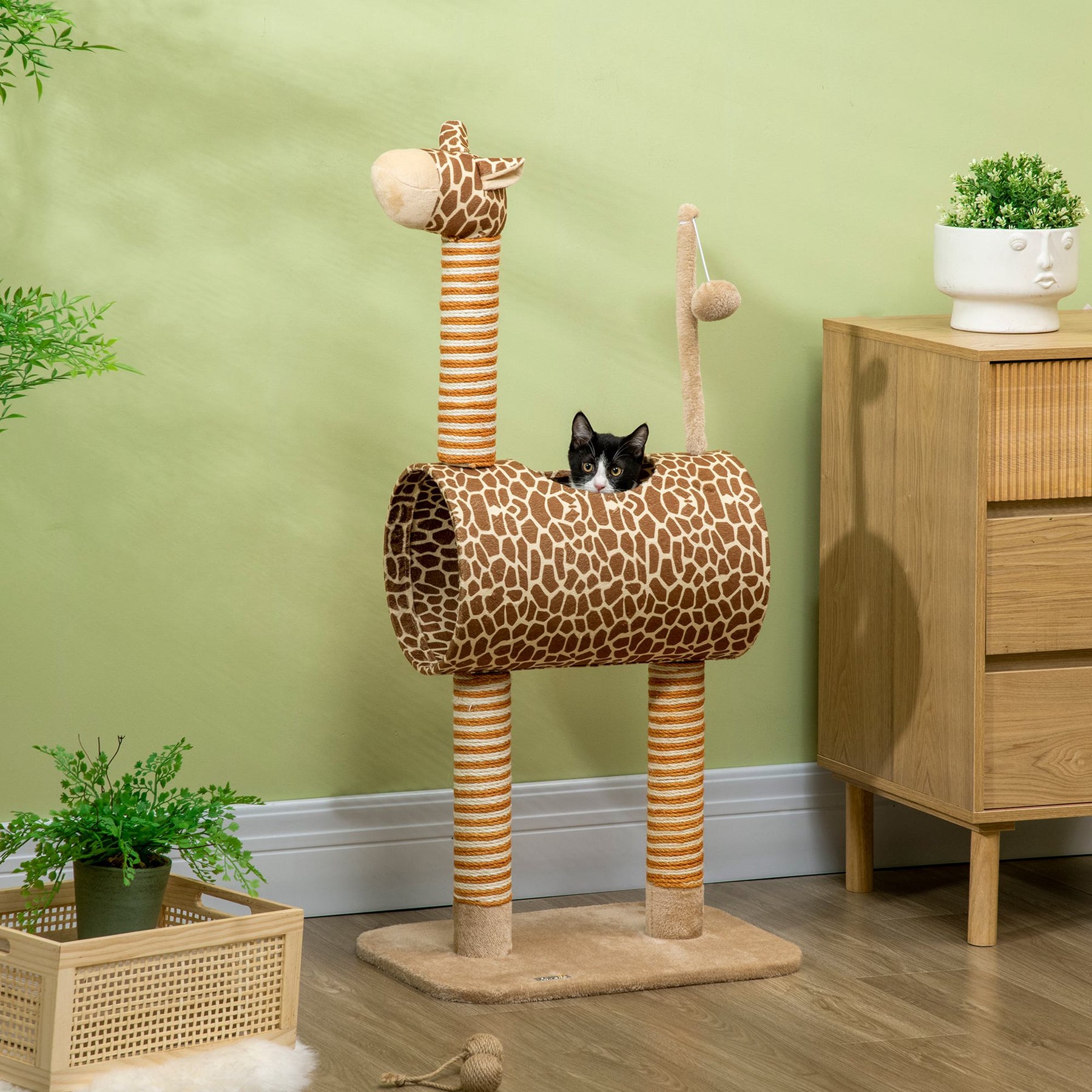 Giraffe Cat Tree, Indoor Play Tower with Scratching Posts, Tunnel, Ball Toy